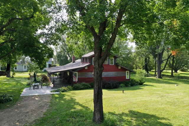 $562,500 | 518 Trout Brook Drive, Roberts, WI 54023