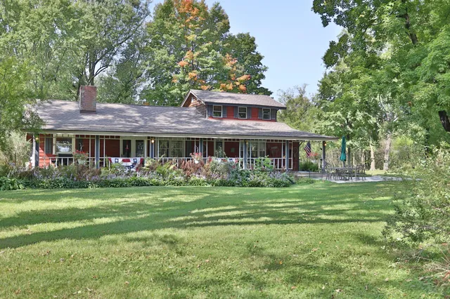 $562,500 | 518 Trout Brook Drive, Roberts, WI 54023