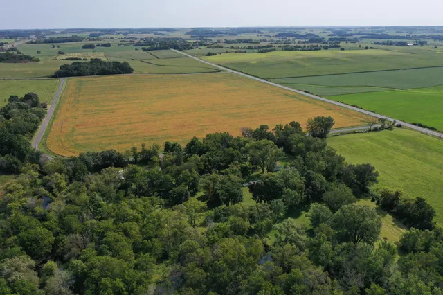 $562,500 | 518 Trout Brook Drive, Roberts, WI 54023