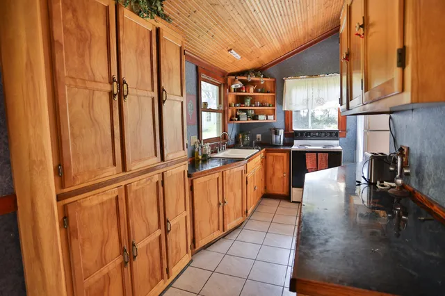 $562,500 | 518 Trout Brook Drive, Roberts, WI 54023