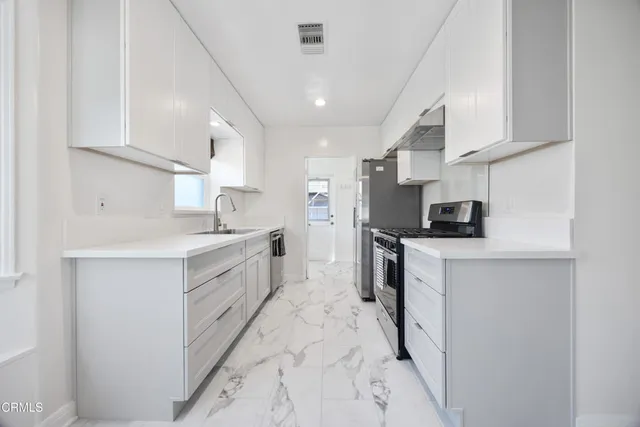 $4,800 | 2380 Queensberry Road, Pasadena, CA 91104