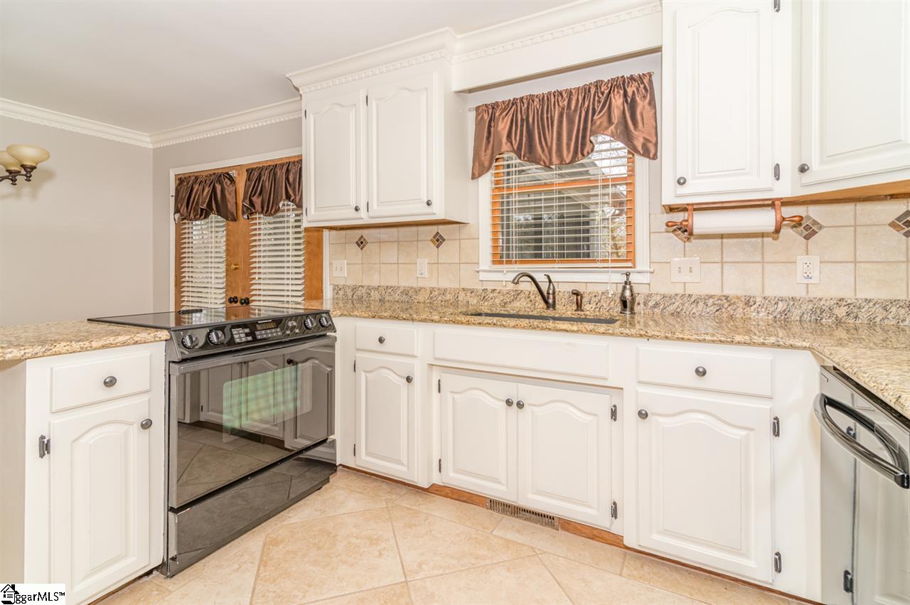 202 Burning Bush Road Greenville, SC 29607 - Photo 16 of 36 Gallery Image 16