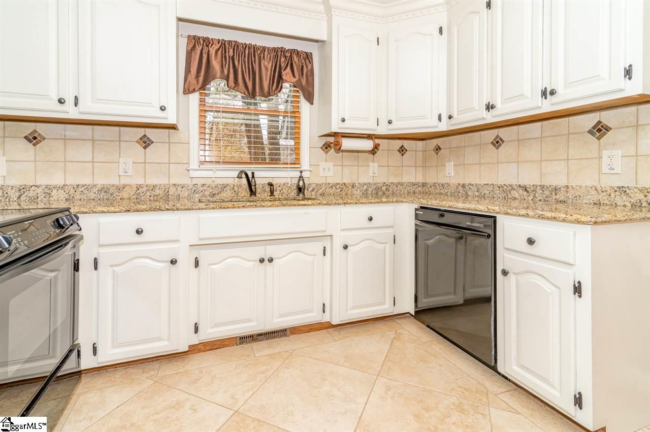 202 Burning Bush Road Greenville, SC 29607 - Photo 17 of 36 Gallery Image 17