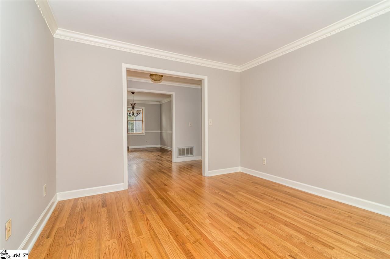 202 Burning Bush Road Greenville, SC 29607 - Photo 6 of 36 Gallery Image 6