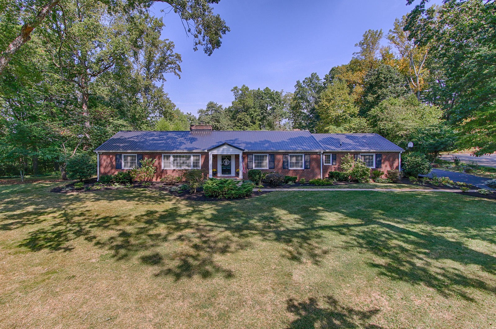5201 East Sunset Road Knoxville, TN 37914 - Photo 1 of 28 Gallery Image 1