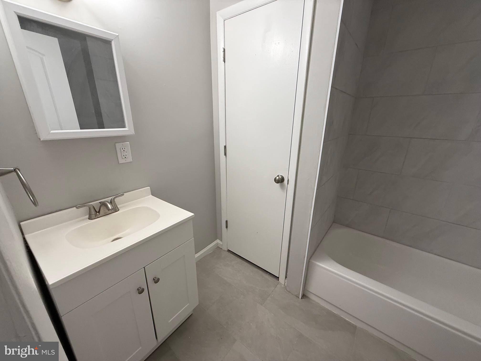 212 Warren Street, Unit 4 Beverly, NJ 08010 - Photo 3 of 16