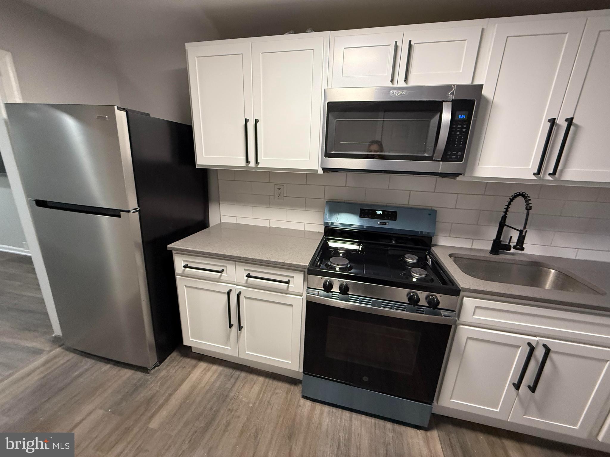 212 Warren Street, Unit 4 Beverly, NJ 08010 - Photo 6 of 16