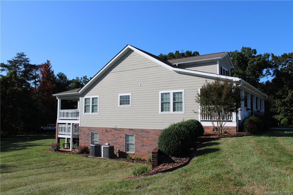 2494 Genes Loop Morganton, NC 28655 - Photo 2 of 40 Gallery Image 2