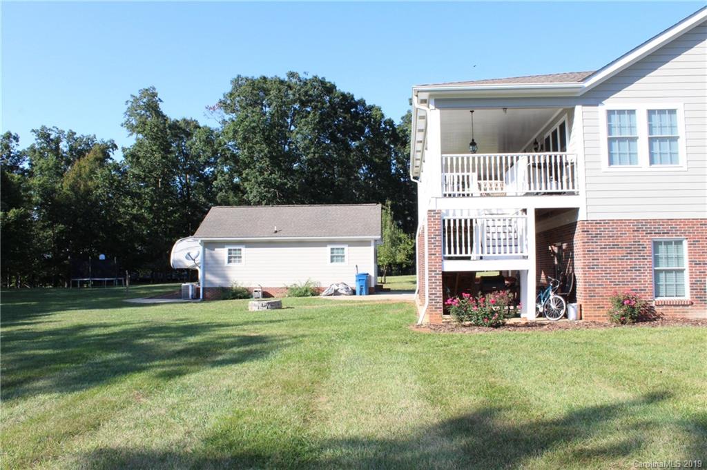 2494 Genes Loop Morganton, NC 28655 - Photo 3 of 40 Gallery Image 3