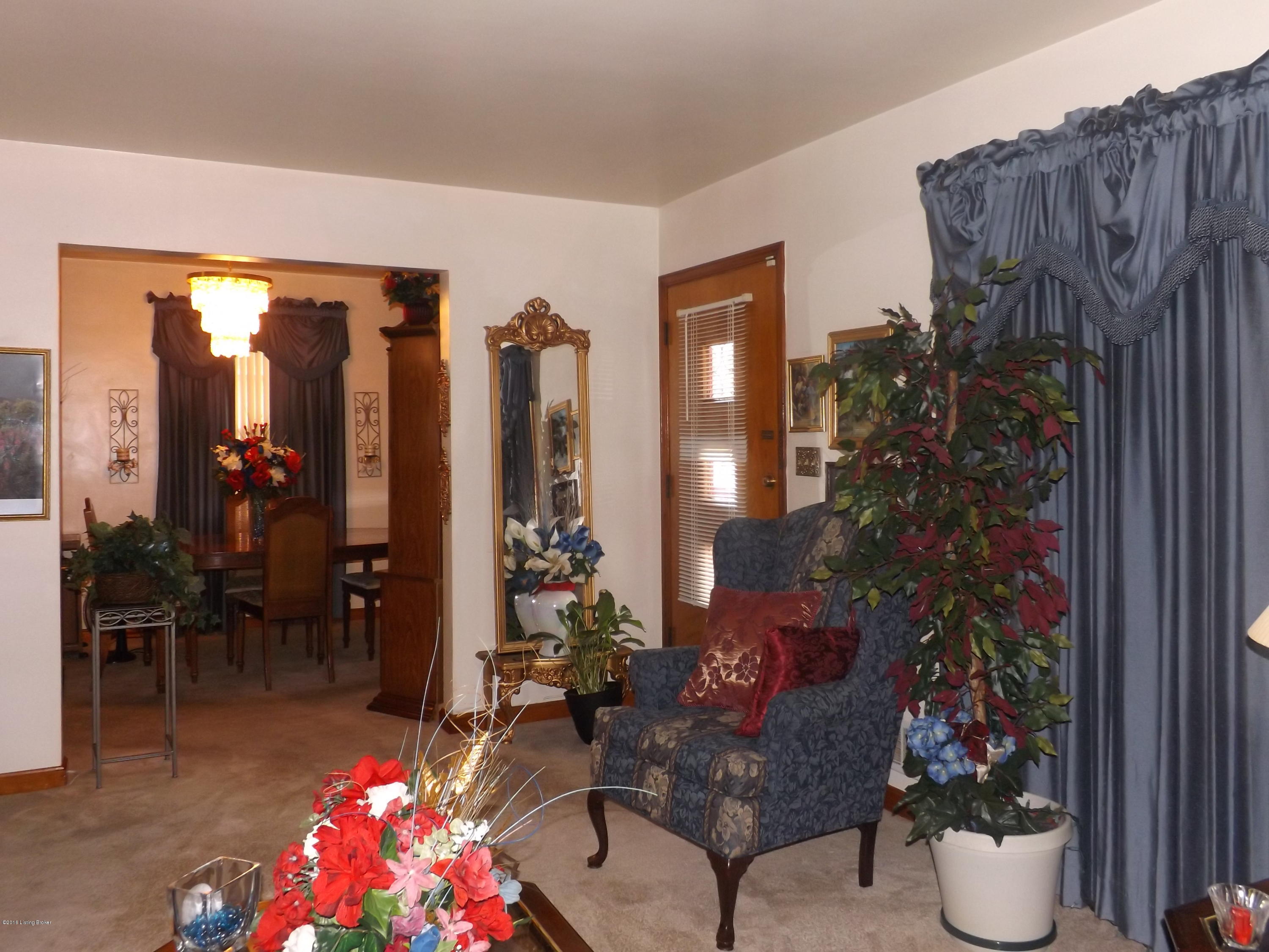 3512 Janell Road Louisville, KY 40216 - Photo 5 of 28 DSCF4683