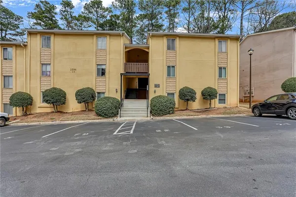 $2,450 | 2394 Lawrenceville Highway, Decatur, GA 30033