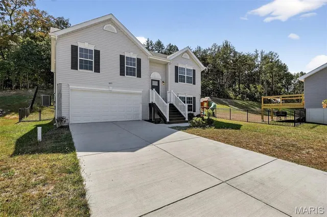 $285,000 | 8271 Obrien Drive, Cedar Hill, MO 63016