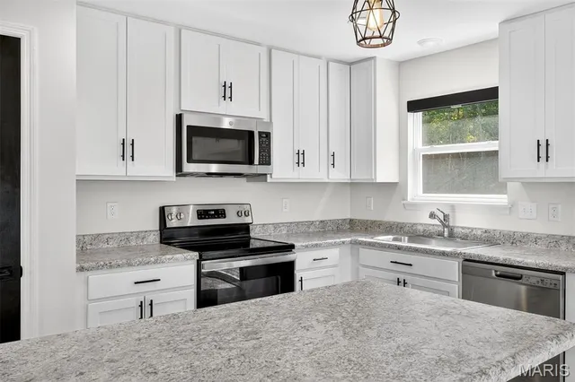 $285,000 | 8271 Obrien Drive, Cedar Hill, MO 63016