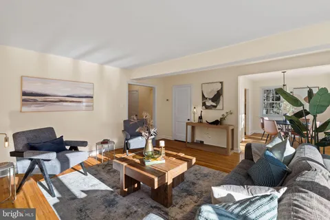 $749,900 | 206 South Swarthmore Avenue, Swarthmore, PA 19081