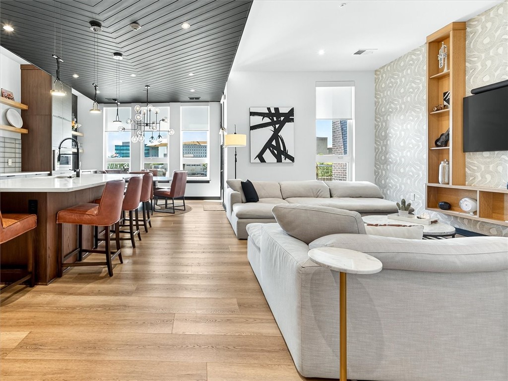 102 Court Street, Unit 2 Rochester, NY 14604 - Photo 17 of 36