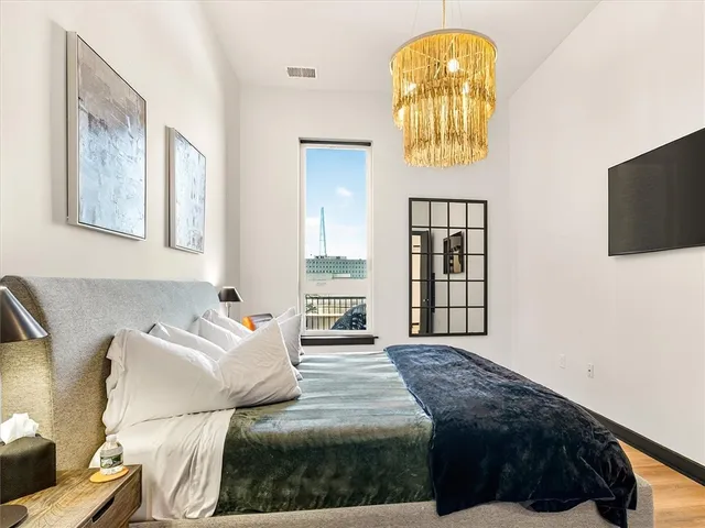 $4,950 | 102 Court Street, Unit 2, Rochester, NY 14604