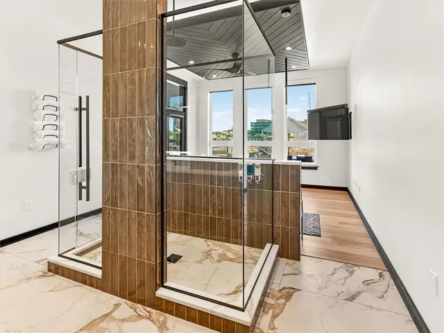 $4,950 | 102 Court Street, Unit 2, Rochester, NY 14604