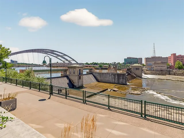 $4,950 | 102 Court Street, Unit 2, Rochester, NY 14604