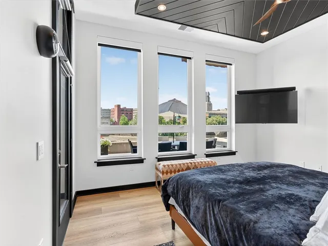 $4,950 | 102 Court Street, Unit 2, Rochester, NY 14604