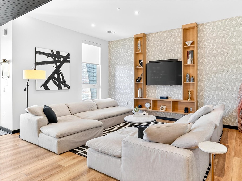 102 Court Street, Unit 2 Rochester, NY 14604 - Photo 6 of 36