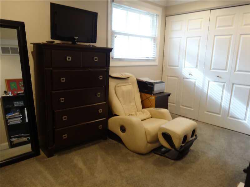 5493 Library Road, Unit 16 Bethel Park, PA 15102 - Photo 8 of 11 Bedroom. Second large bedroom.