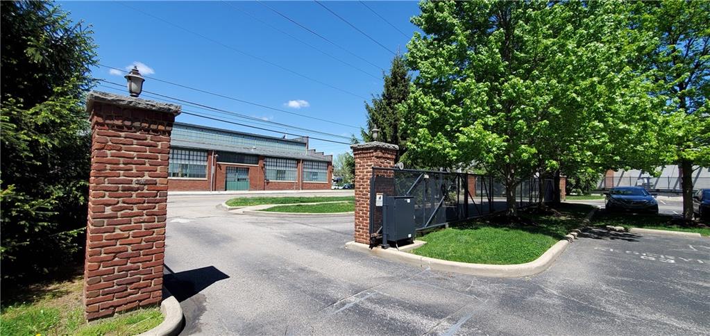 55 South Harding Street, Unit 106 Indianapolis, IN 46222 - Photo 26 of 34