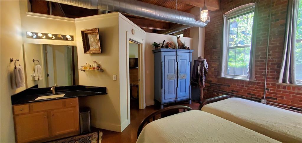 55 South Harding Street, Unit 106 Indianapolis, IN 46222 - Photo 5 of 34