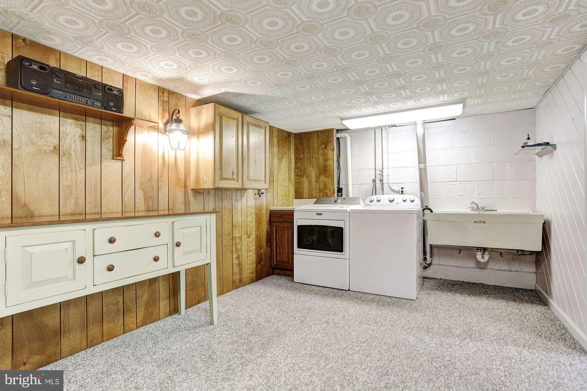 4628 Roundhill Road Ellicott City, MD 21043 - Photo 26 of 34 Laundry Room