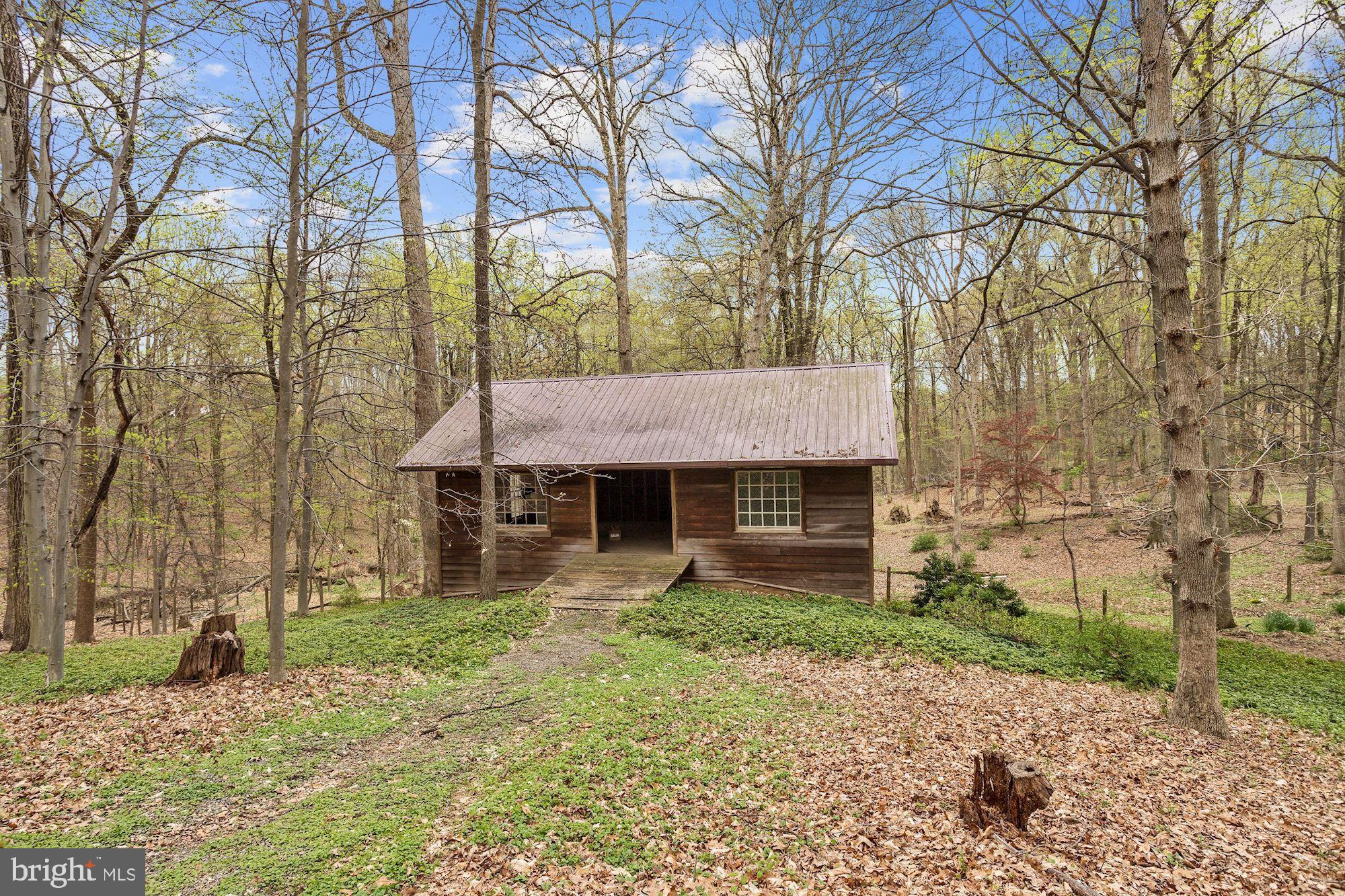 4628 Roundhill Road Ellicott City, MD 21043 - Photo 31 of 34 Barn