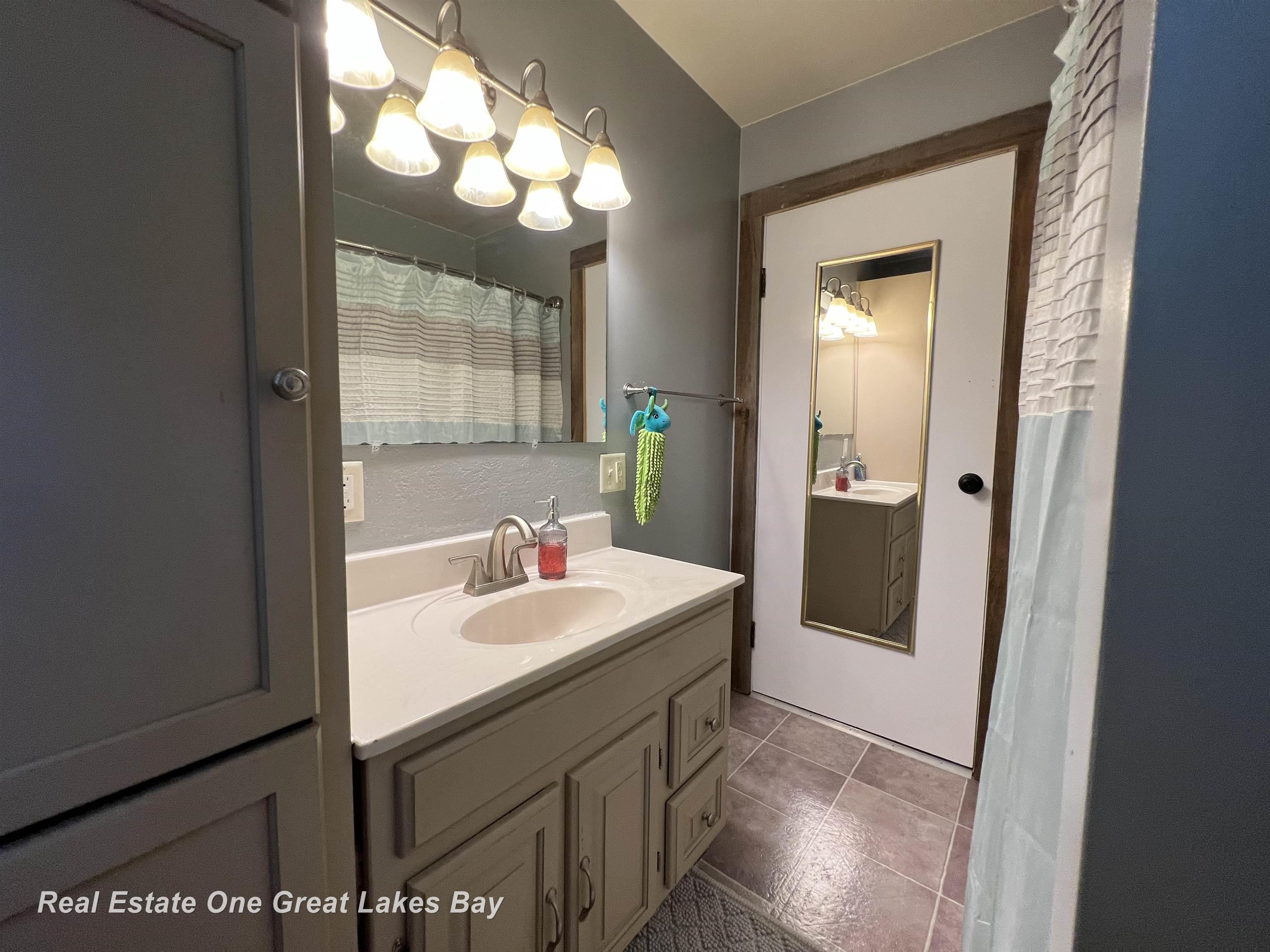 2675 Gabel Road Saginaw, MI 48601 - Photo 15 of 21 Gallery Image 15