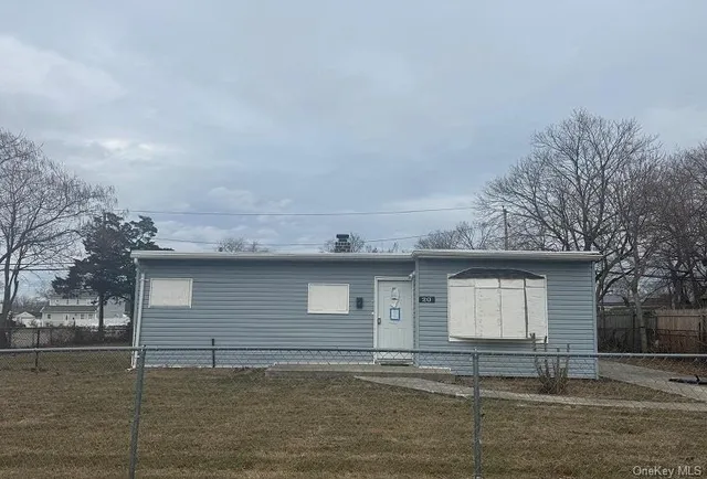 a view of a house with a outdoor space