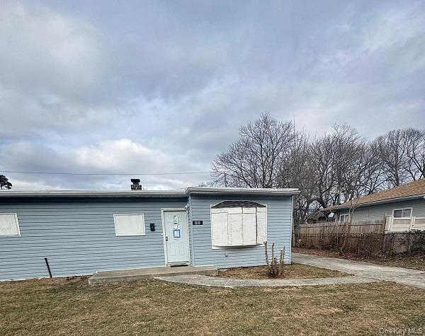 20 North Somerset Road Amityville, NY 11701 - Photo 3 of 5 View of front of property