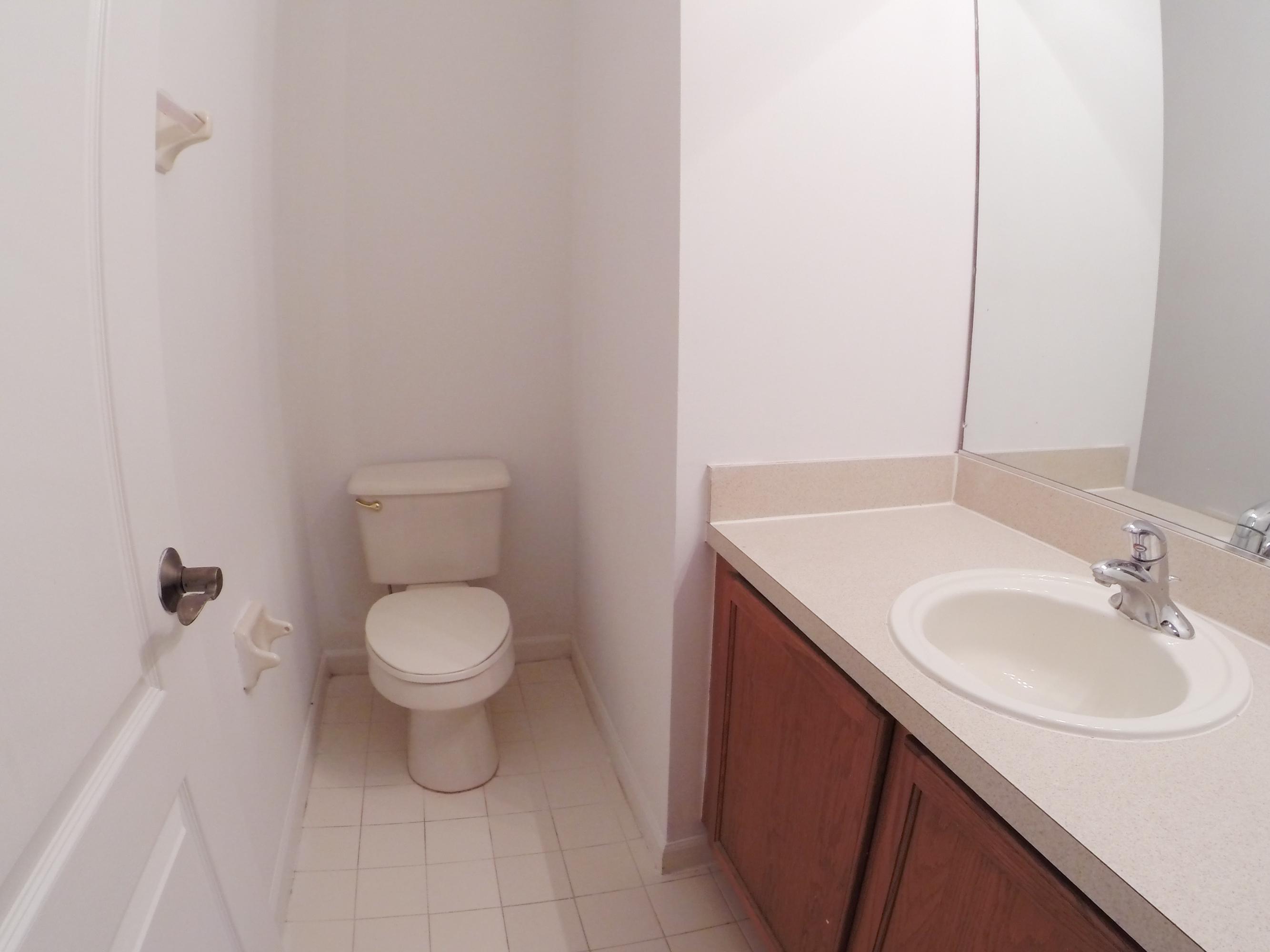 151 Hamilton Terrace Wellington, FL 33414 - Photo 16 of 20 Bath_Half