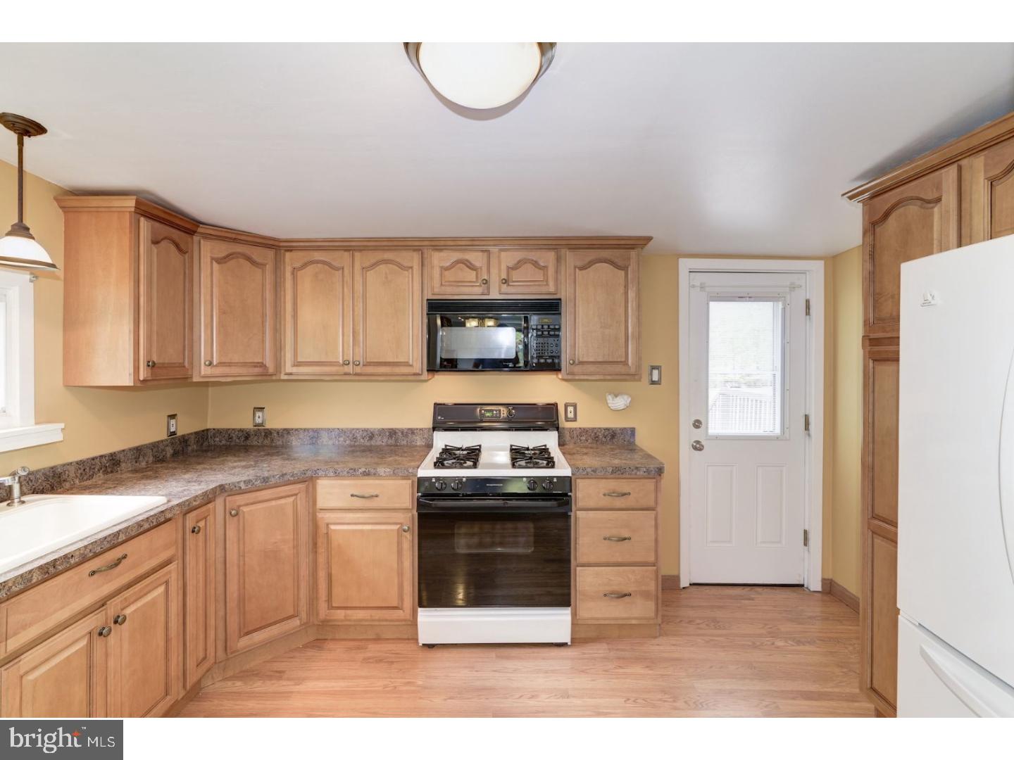 271 Medford Lakes Road Tabernacle, NJ 08055 - Photo 8 of 25 Kitchen