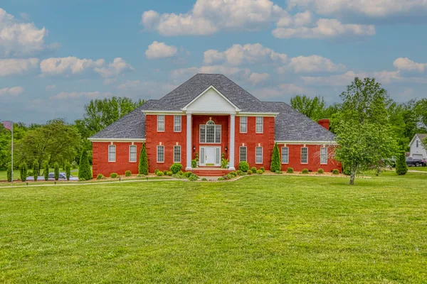$1,050,000 | 2025 Grandview Drive, Greenbrier, TN 37073