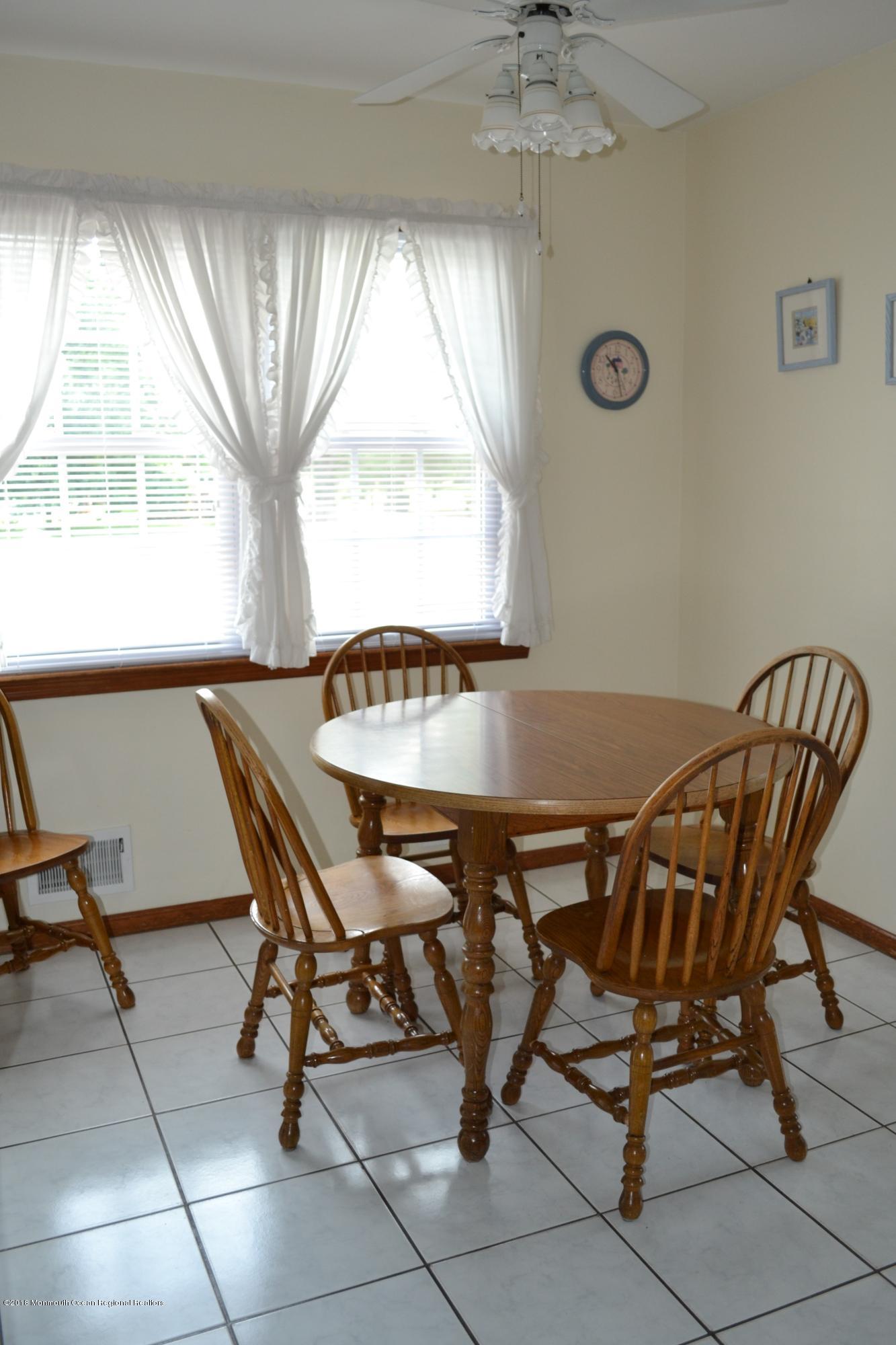 13 Elmore Road Freehold, NJ 07728 - Photo 11 of 23 Kitchen