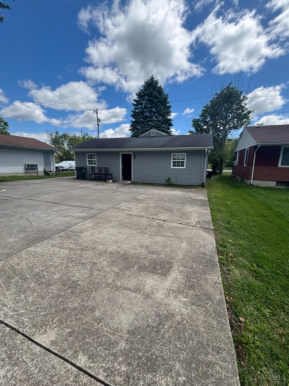 8405 Pippin Road Cincinnati, OH 45239 - Photo 2 of 2