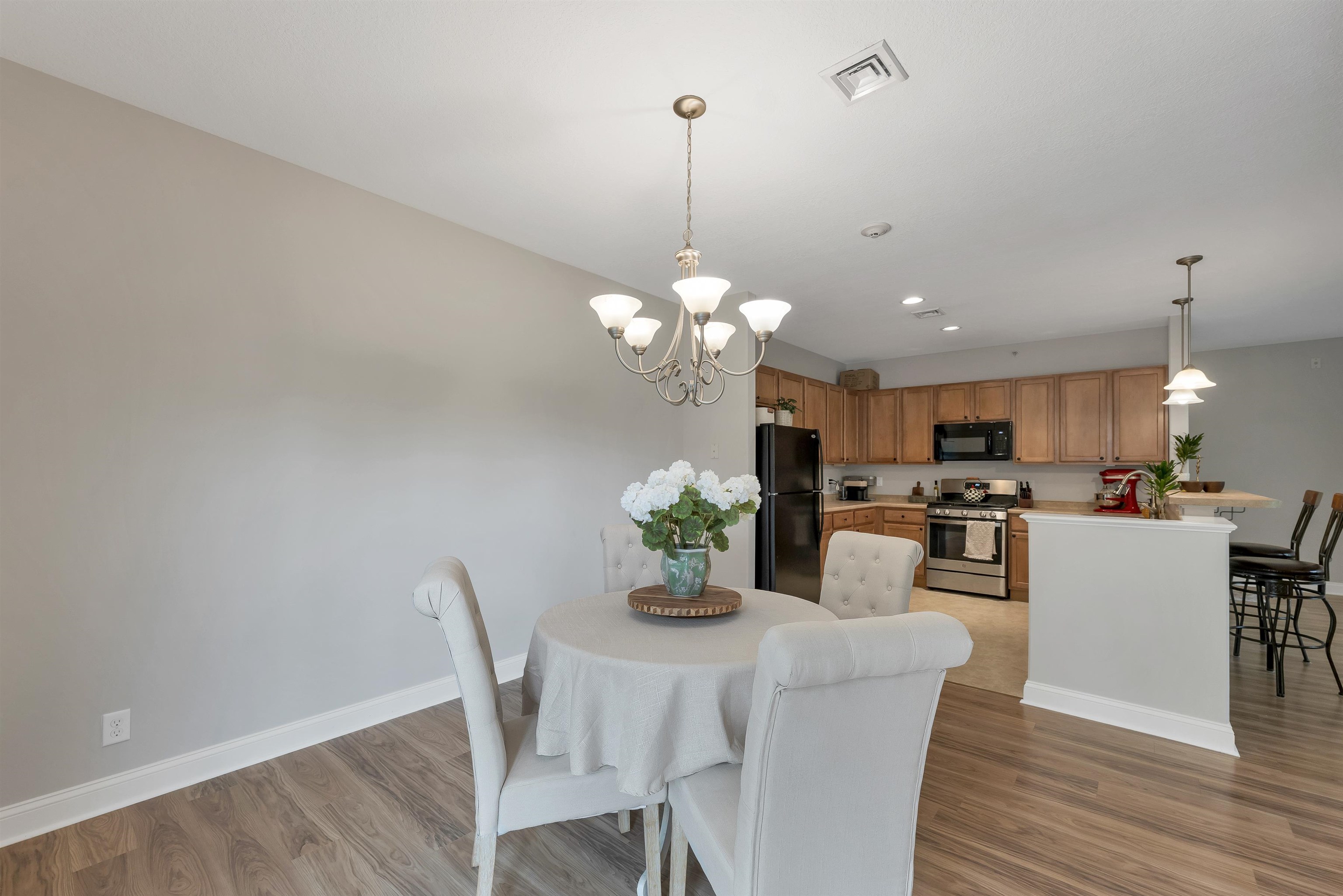 17 Roundabout Way, Unit 5 Manchester, NH 03102 - Photo 14 of 57