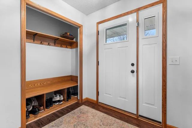 $319,900 | 903 Isanti Parkway Northwest, Isanti, MN 55040