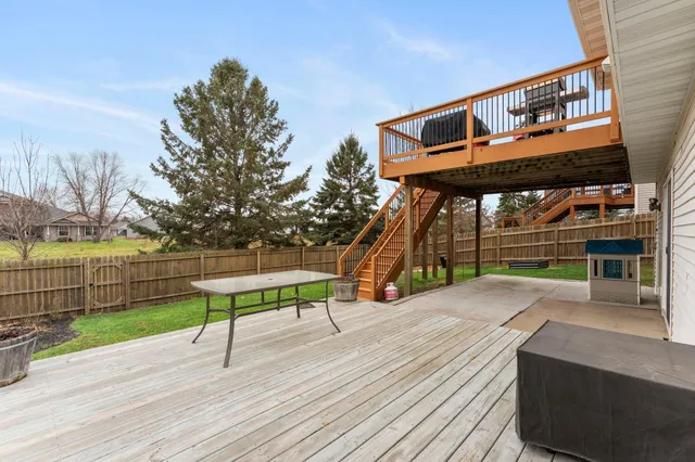 $319,900 | 903 Isanti Parkway Northwest, Isanti, MN 55040