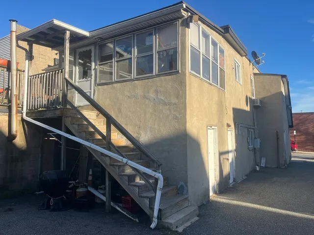 a view of an entryway