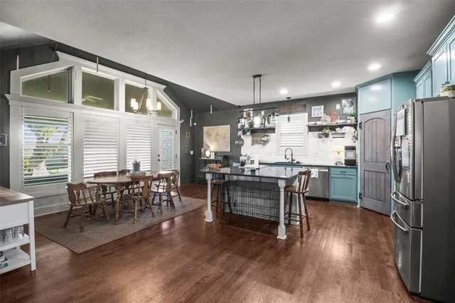 $575,000 | 1854 Northeast Park Ridge Drive, Lee's Summit, MO 64064