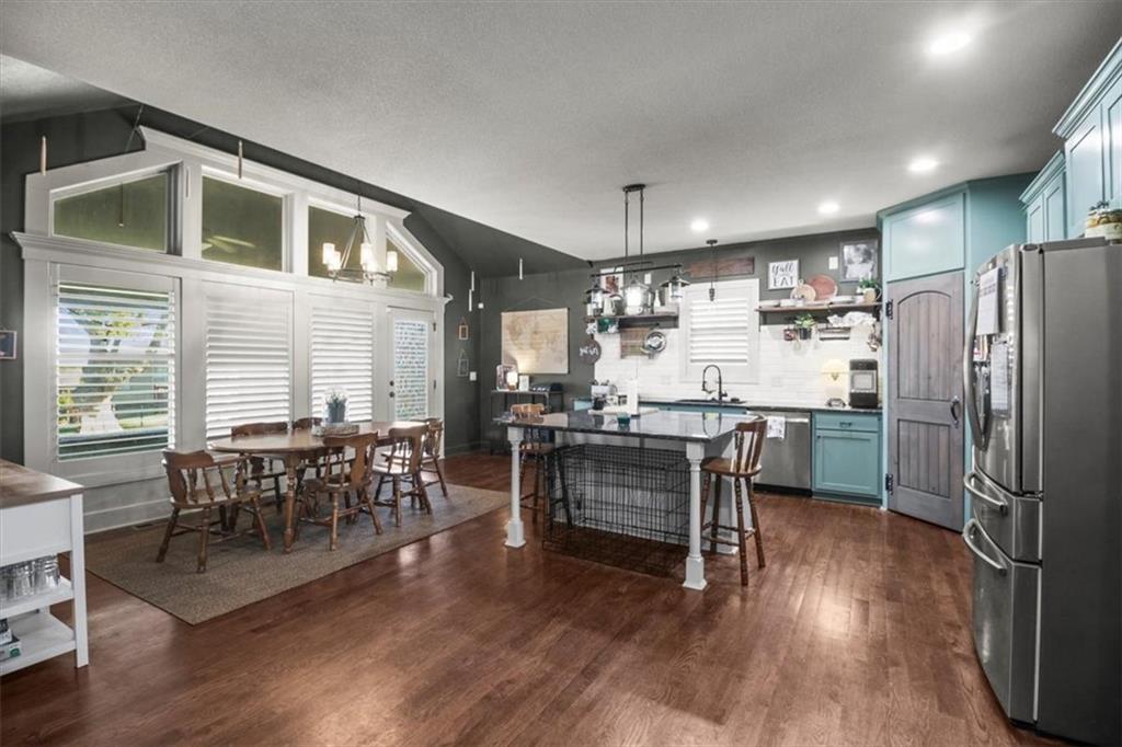 1854 Northeast Park Ridge Drive Lee's Summit, MO 64064 - Photo 12 of 34