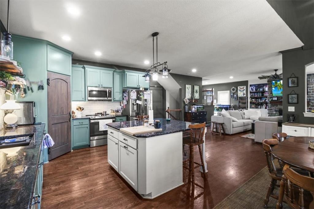 1854 Northeast Park Ridge Drive Lee's Summit, MO 64064 - Photo 13 of 34