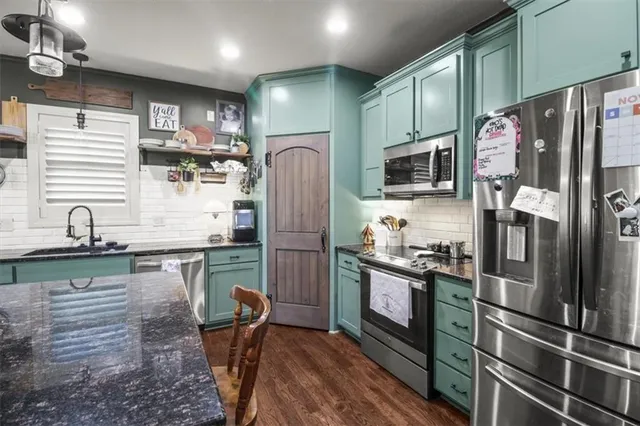 $575,000 | 1854 Northeast Park Ridge Drive, Lee's Summit, MO 64064