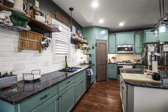 $575,000 | 1854 Northeast Park Ridge Drive, Lee's Summit, MO 64064