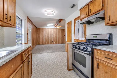 $275,000 | 914 West Avenue F, Garland, TX 75040