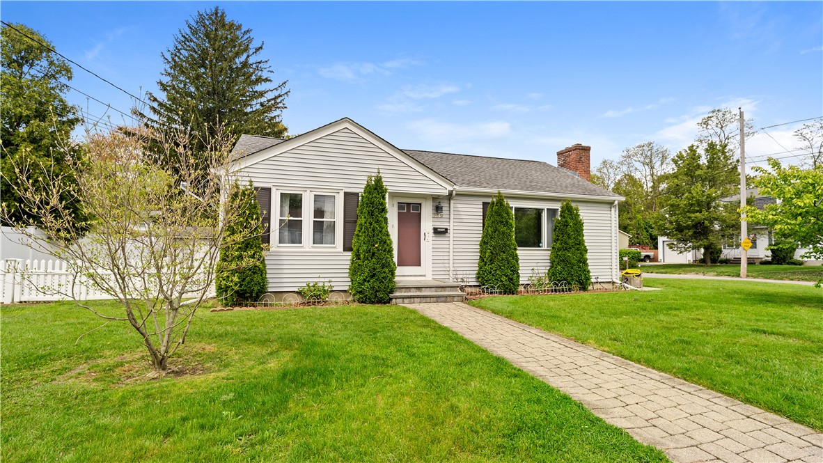 339 George Arden Avenue Warwick, RI 02886 - Photo 2 of 42