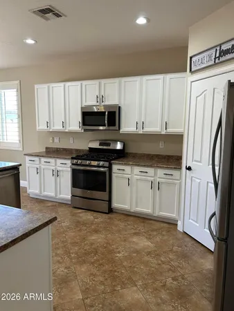 $2,490 | 7024 South Claiborne Avenue, Gilbert, AZ 85298