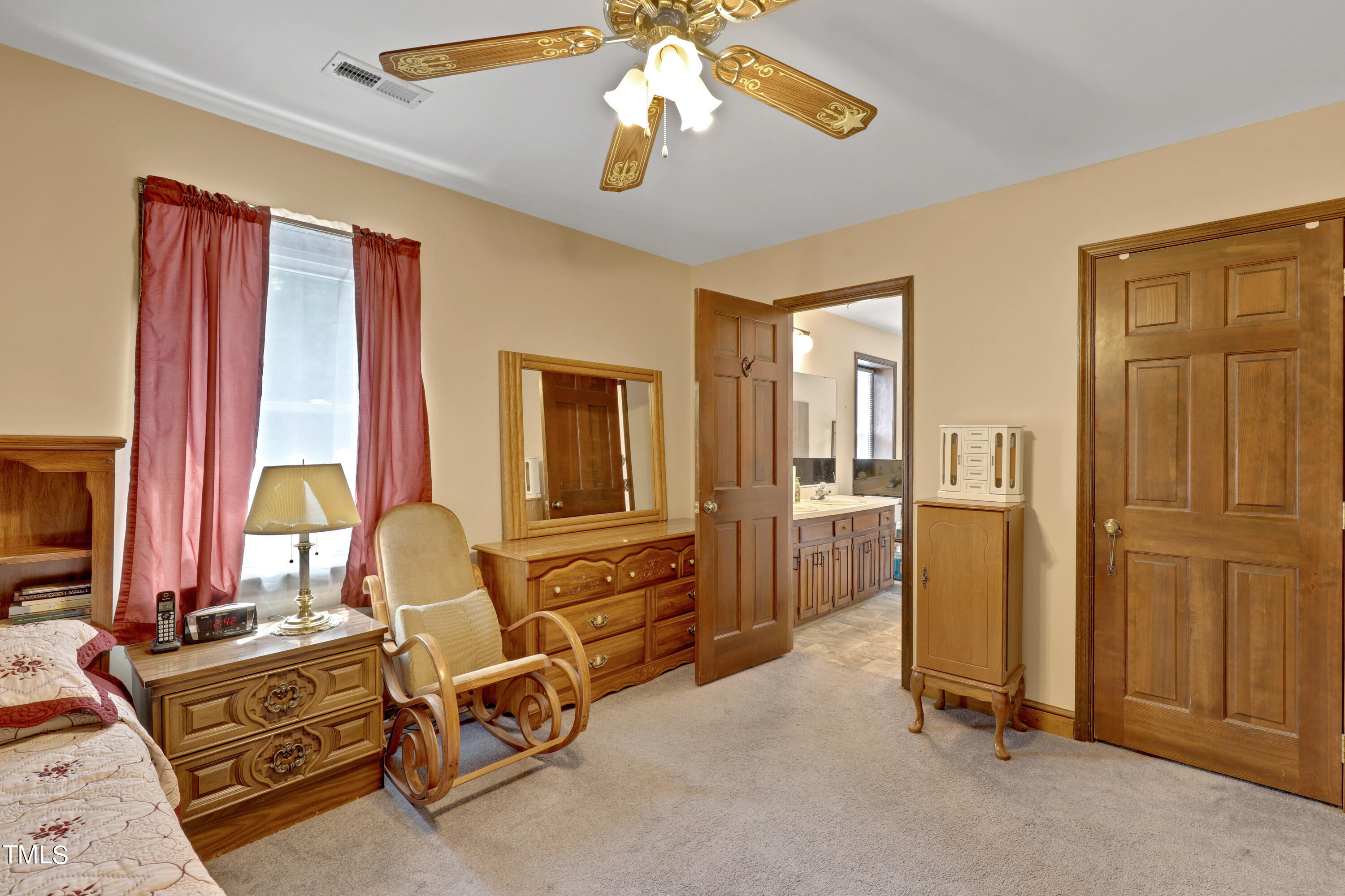 1808 Little Devine Road Selma, NC 27576 - Photo 24 of 44 32